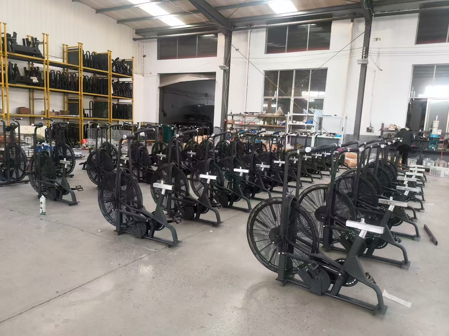 Fan bike fitness equipment, also known as wind resistance fitness bike, is a common aerobic fitness equipment