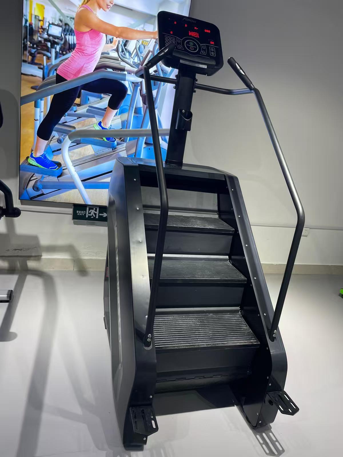 COMMERCIAL STAIR CLIMBER /STAIR TRAINER MACHINE