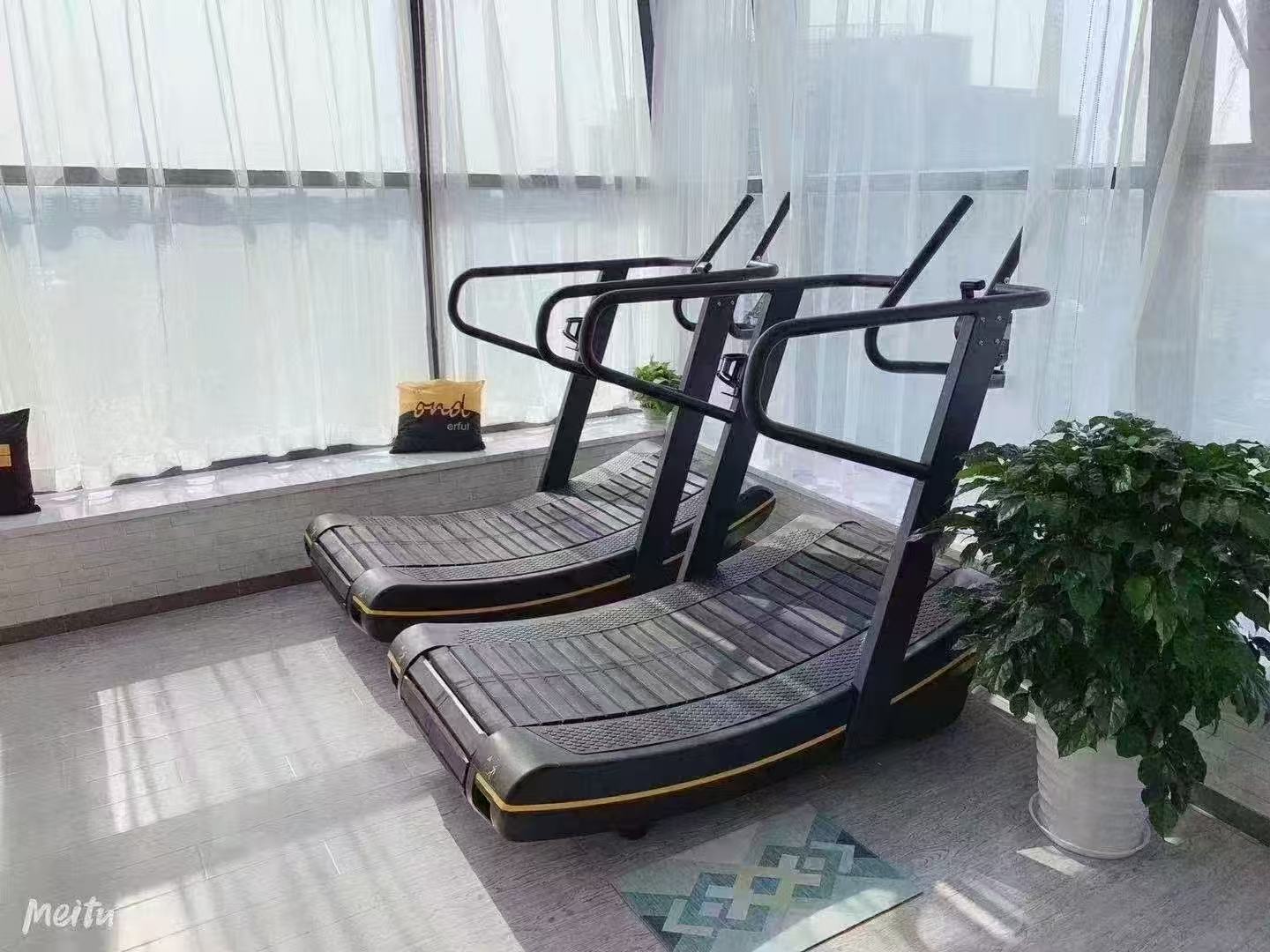 UNPOWERED TREADMILL