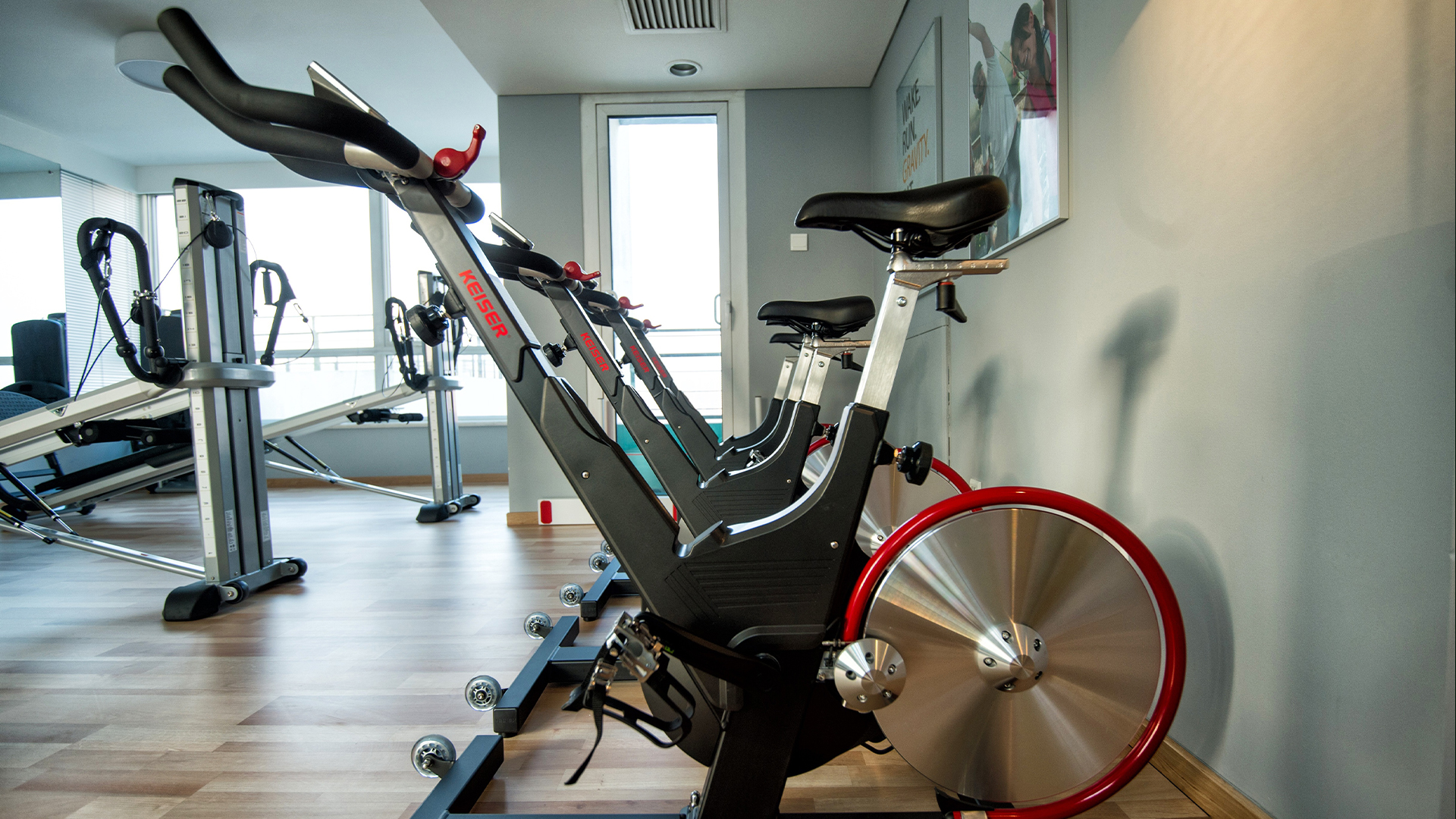 How do I use exercise equipment correctly to avoid exercise injuries?