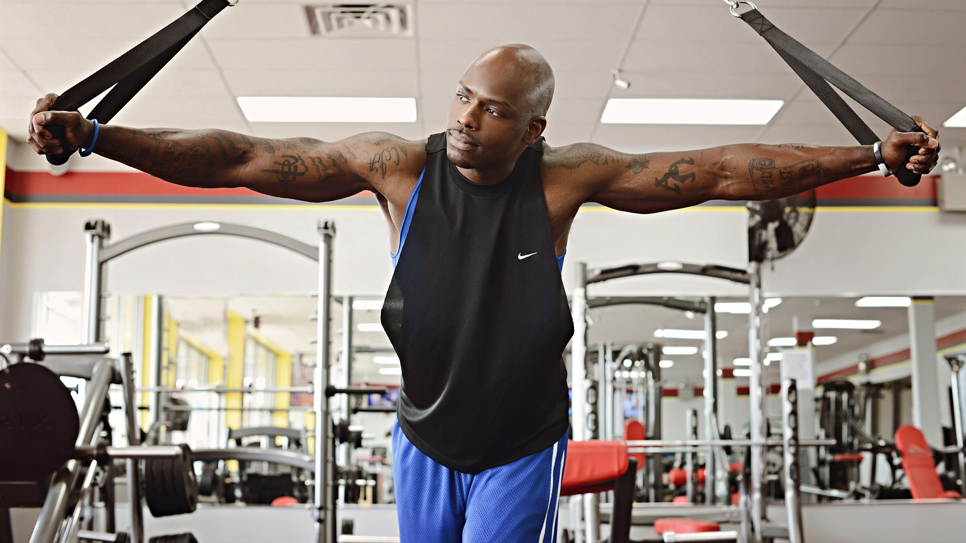 "Greasy" fat uncle started to work out at the age of 50...